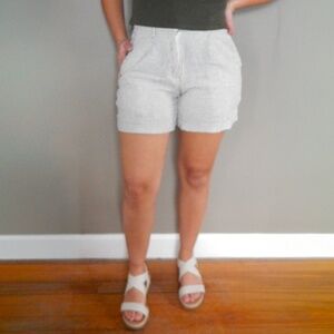 Old Navy Women's Linen Striped 5" Shorts White / Gray Size XS